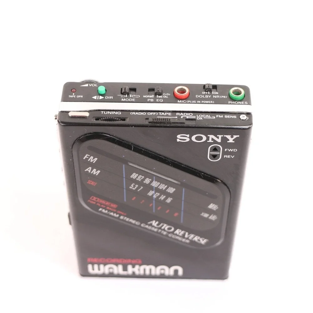 VTG Sony Walkman WM-F200II Cassette Player For Parts FM/AM Stereo Auto Reverse